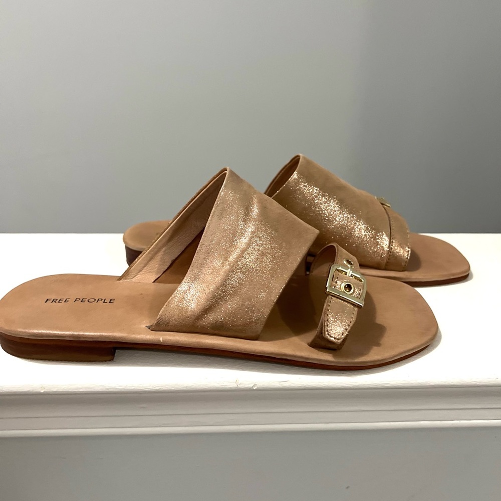 🌻🆕FREE PEOPLE MILA MINIMAL FLAT SANDAL-ROSE GOLD COLOR-SIZE 8.5 - Picture 15 of 17